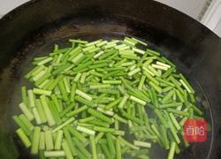 蒜苔炒肉的做法图解7