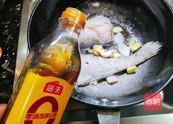 海鲈鱼烧毛豆子的做法图解5