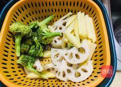 香锅什锦虾的做法图解1