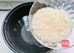 皮蛋瘦肉粥的做法图解3