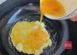 蒜苗炒鸡蛋的做法图解3