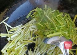 蒜苗炒鸡蛋的做法图解7