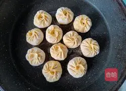Illustration of how to make mini fried buns (rice and meat filling) 15