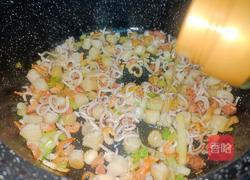 瑶柱虾米鱿鱼粉丝锅的做法图解8