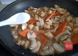 口蘑炒鸡胸肉盖浇饭的做法图解12