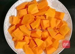 大米藜麦南瓜粥的做法图解2