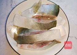 腐竹烧鲳鱼的做法图解1