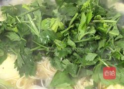 木耳芹菜汤面的做法图解8