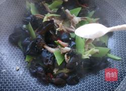 木耳莴笋炒肚条的做法图解12