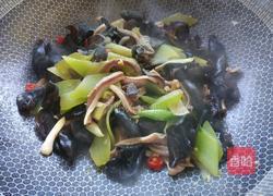 木耳莴笋炒肚条的做法图解14