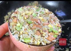 火腿鸡蛋菜炒饭的做法图解11