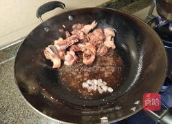 白萝卜烧边排骨的做法图解5