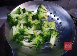 西蓝花蛋炒饭的做法图解5