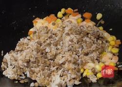 虾仁鸡蛋炒饭的做法图解7