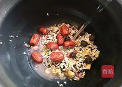 红枣桂圆八宝粥的做法图解5