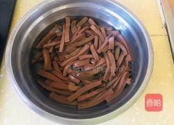 酸辣鸭血土豆粉的做法图解3