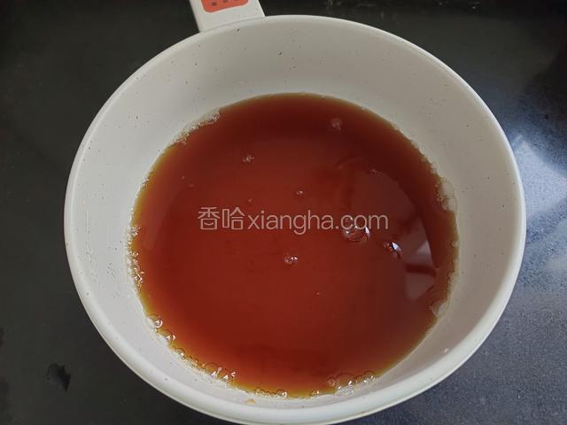 倒入150毫升清水将酱汁稀释