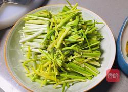 蒜黄炒肉丝的做法图解1