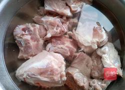 自制酱大骨的做法图解1