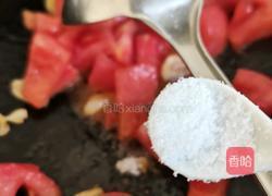 西红柿木耳白玉菇炒鸡蛋的做法图解5