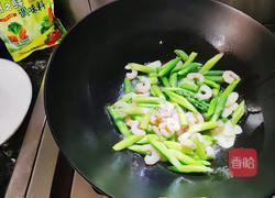 味美虾仁炒芦笋的做法图解6