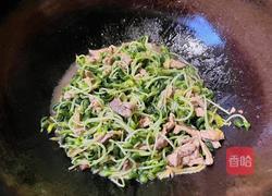 【春季“养肝”】豆苗炒肉的做法图解6