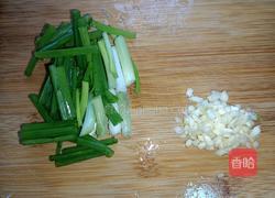 肉片炒马蹄的做法图解2