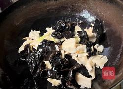 【春季“养肺”】荷塘什锦小炒肉的做法图解7