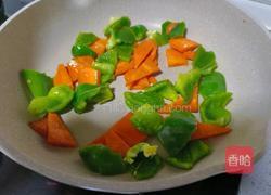 蚝油菜椒炒鸡蛋的做法图解5