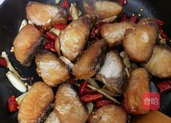 香辣青鱼块的做法图解7
