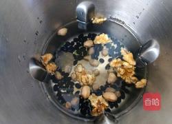 黑豆核桃花生饮的做法图解7