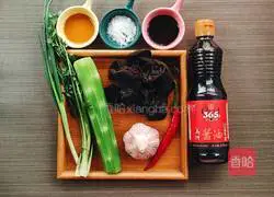 Illustration of how to make fungus mixed with American sauce 1