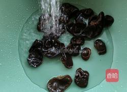 美汁拌木耳的做法图解2