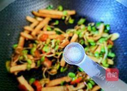 黑豆芽炒豆干的做法图解8