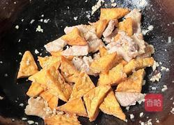 【春季“养肝”】鱼香豆腐烧肉的做法图解7