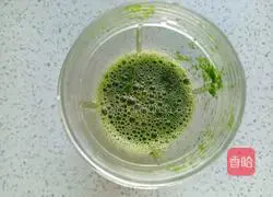 Illustration of how to make spinach dough pancakes 4