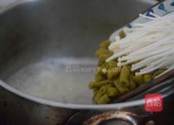 酸汤米线的做法图解4