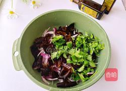 洋葱拌木耳的做法图解4