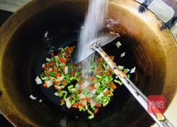 酱油炒饭的做法图解4