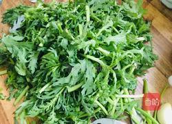 蒸拌茼蒿的做法图解1