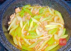肉片炒芹菜的做法图解12
