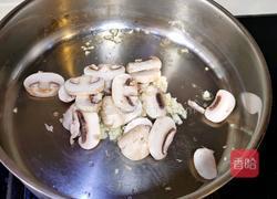 法式芦笋炒口蘑的做法图解5