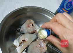香煎鲈鱼的做法图解1