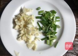 木耳炒花菜的做法图解4