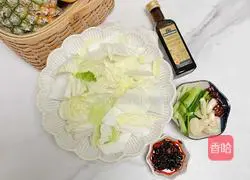 Illustration of how to make spicy and sour cabbage 1