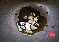 青泡椒炒腊肠的做法图解4