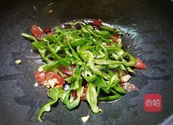 青泡椒炒腊肠的做法图解6