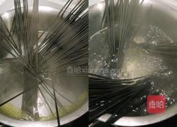 番茄大虾墨鱼面的做法图解3