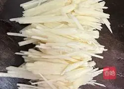 Textbook level spicy and sour potato shreds illustration 2