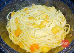 鸡肉咖喱酱意面的做法图解7